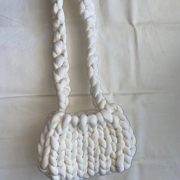 Handmade Chunky Bag in White Knit Yarn Hand Knitting Yarns - Picture 6 of 12